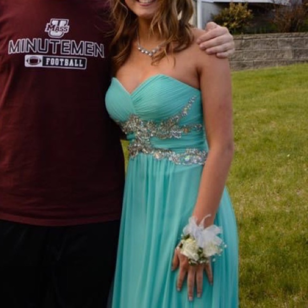 SEA FOAM GREEN PROM DRESS - Picture 2 of 12